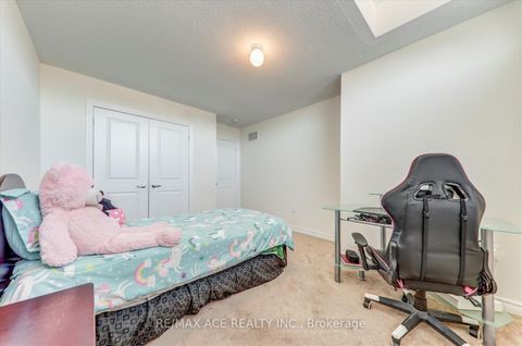 Photo 17 at 1152 Skyridge Boulevard, Rural Pickering, Pickering