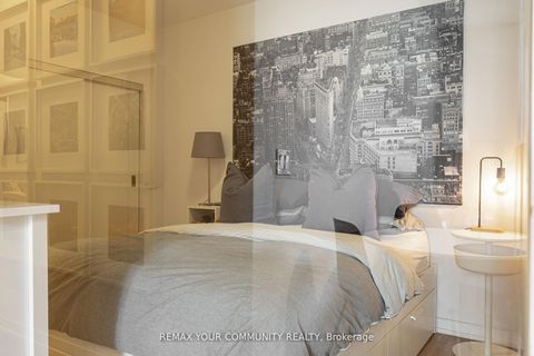 Photo 10 at 724 - 98 Lillian Street, Mount Pleasant West, Toronto