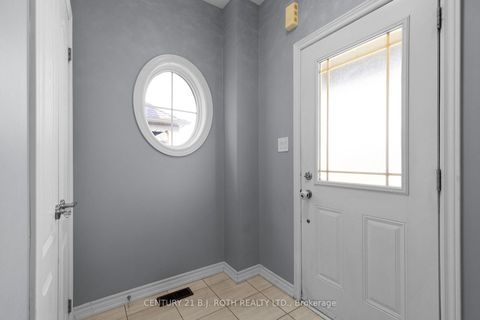Photo 2 at 27 Cygnus Crescent, Ardagh, Barrie