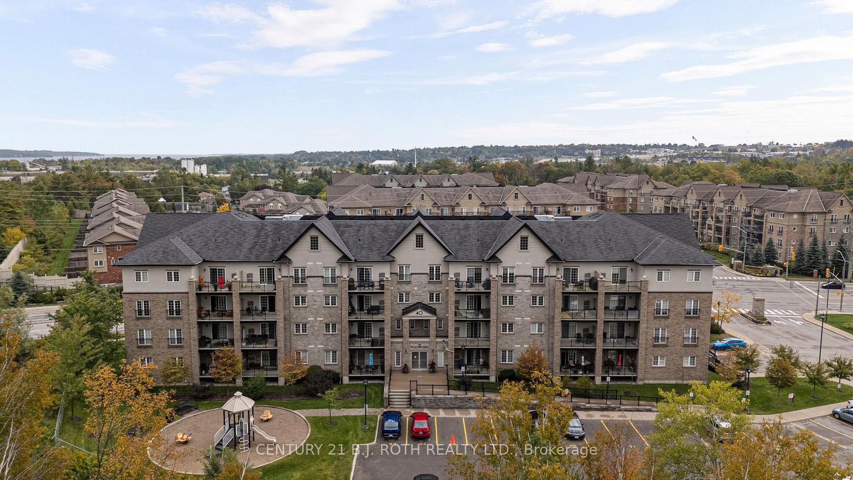204 - 40 FERNDALE Drive S, Ardagh, Barrie photo 0