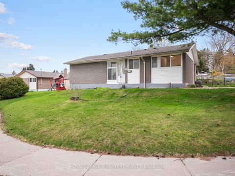 Photo 1 at 19 Shoreland Crescent, Woburn, Toronto