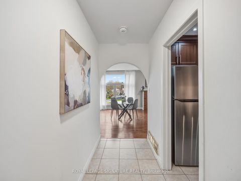 Photo 2 at 19 Shoreland Crescent, Woburn, Toronto