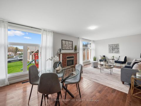 Photo 4 at 19 Shoreland Crescent, Woburn, Toronto