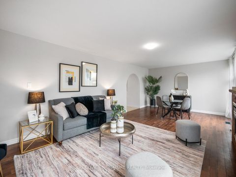 Photo 10 at 19 Shoreland Crescent, Woburn, Toronto