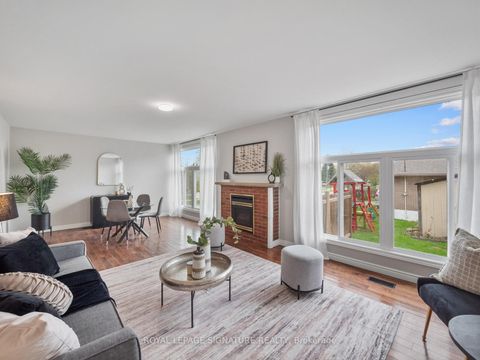 Photo 11 at 19 Shoreland Crescent, Woburn, Toronto
