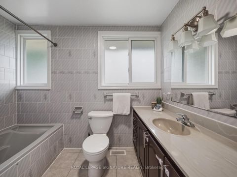 Photo 25 at 19 Shoreland Crescent, Woburn, Toronto