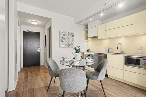 Photo 10 at 2703 - 125 Peter Street, Waterfront Communities C1, Toronto