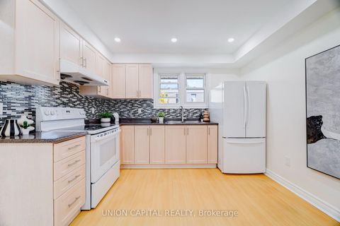 Photo 13 at 56 - 43 Purple Sageway, Hillcrest Village, Toronto