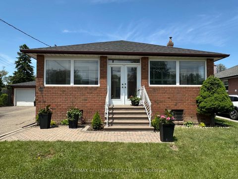 Photo 2 at 44 Kirby Road, CFB, Toronto