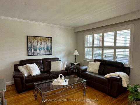 Photo 3 at 44 Kirby Road, CFB, Toronto