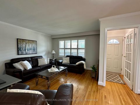 Photo 6 at 44 Kirby Road, CFB, Toronto