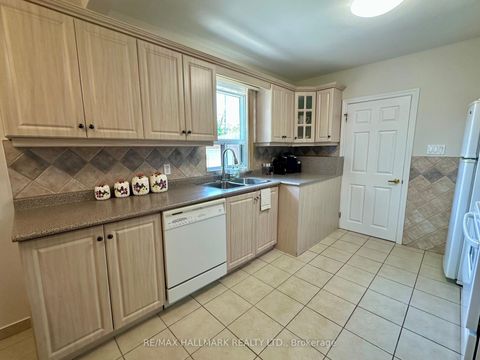 Photo 10 at 44 Kirby Road, CFB, Toronto