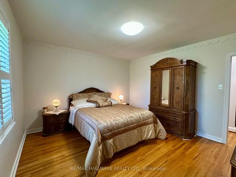 Photo 13 at 44 Kirby Road, CFB, Toronto
