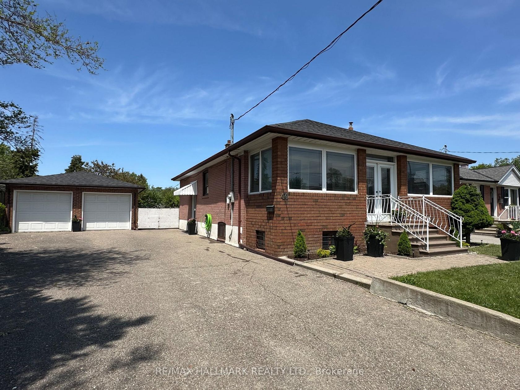 44 Kirby Road, CFB, Toronto photo 4