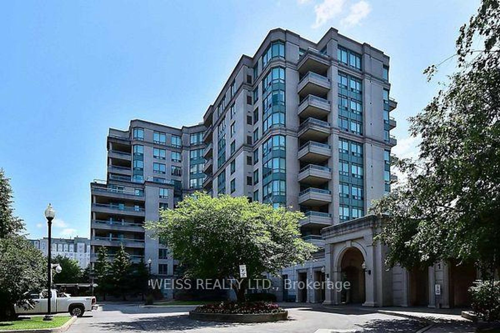 710 - 5 Emerald Lane, Yorkhill, Vaughan photo number 2