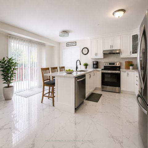 Photo 6 at 106 Domingo Street, Vellore Village, Vaughan