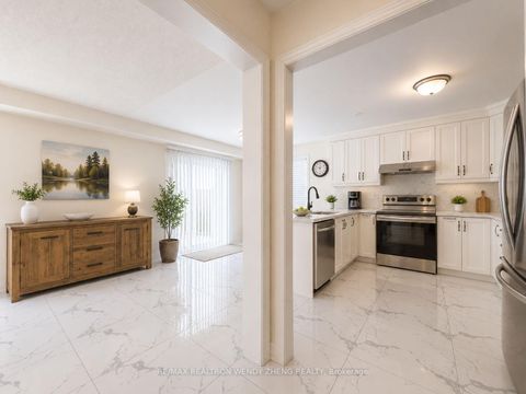 Photo 10 at 106 Domingo Street, Vellore Village, Vaughan