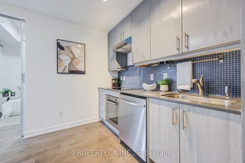 Photo 10 at 707 - 297 College Street, Chinatown, Toronto