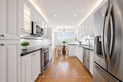 Photo 9 at 512 - 2662 Bloor Street W, Kingsway South, Toronto