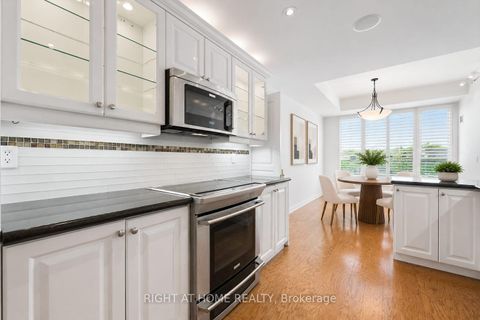Photo 10 at 512 - 2662 Bloor Street W, Kingsway South, Toronto