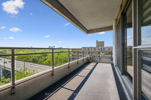 Photo 25 at 512 - 2662 Bloor Street W, Kingsway South, Toronto