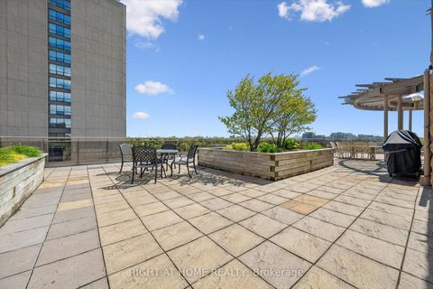 Photo 28 at 512 - 2662 Bloor Street W, Kingsway South, Toronto