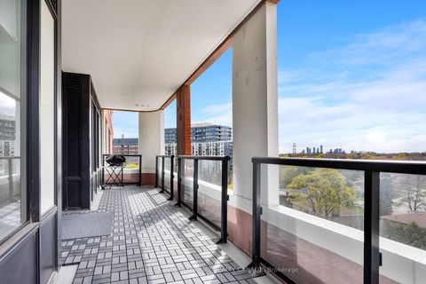 Photo 11 at 609 - 259 The Kingsway, Kingsway South, Toronto