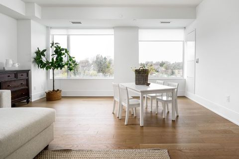 Photo 15 at 609 - 259 The Kingsway, Kingsway South, Toronto