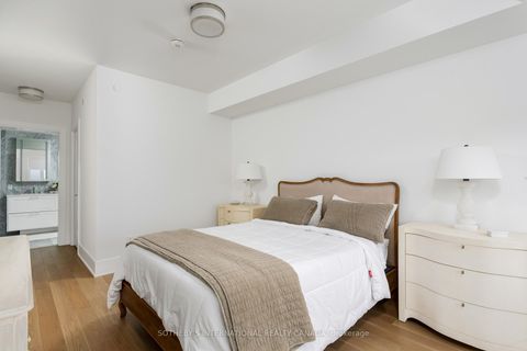 Photo 18 at 609 - 259 The Kingsway, Kingsway South, Toronto