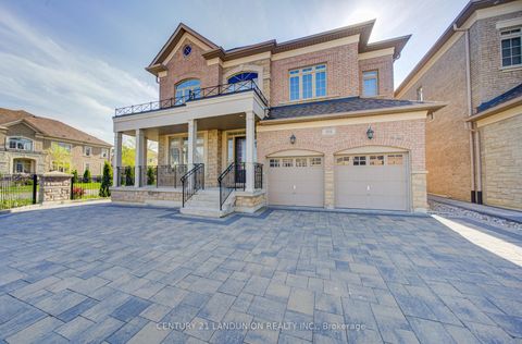 Photo 3 at 101 Silver Sterling Crescent, Vellore Village, Vaughan