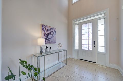 Photo 6 at 101 Silver Sterling Crescent, Vellore Village, Vaughan