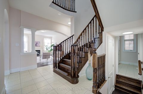 Photo 12 at 101 Silver Sterling Crescent, Vellore Village, Vaughan