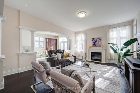 Photo 17 at 101 Silver Sterling Crescent, Vellore Village, Vaughan