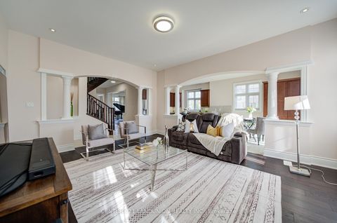 Photo 18 at 101 Silver Sterling Crescent, Vellore Village, Vaughan