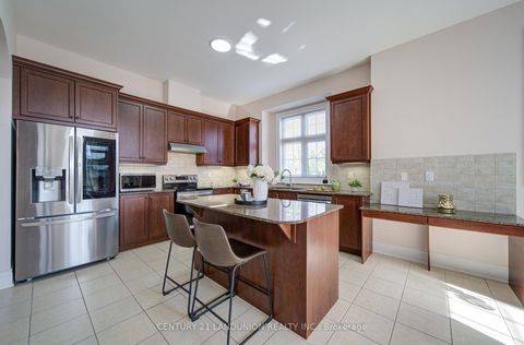 Photo 19 at 101 Silver Sterling Crescent, Vellore Village, Vaughan