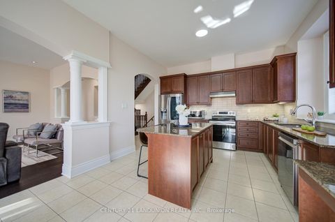 Photo 21 at 101 Silver Sterling Crescent, Vellore Village, Vaughan