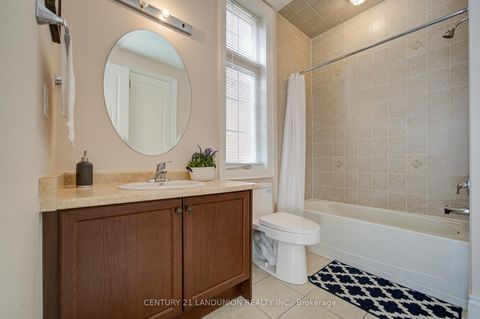 Photo 26 at 101 Silver Sterling Crescent, Vellore Village, Vaughan
