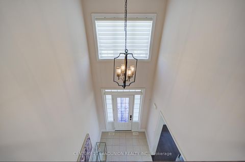 Photo 28 at 101 Silver Sterling Crescent, Vellore Village, Vaughan