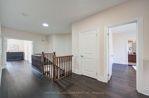 Photo 29 at 101 Silver Sterling Crescent, Vellore Village, Vaughan