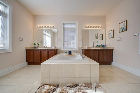 Photo 35 at 101 Silver Sterling Crescent, Vellore Village, Vaughan