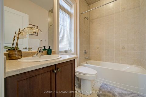 Photo 37 at 101 Silver Sterling Crescent, Vellore Village, Vaughan