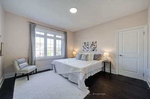 Photo 43 at 101 Silver Sterling Crescent, Vellore Village, Vaughan