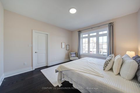 Photo 44 at 101 Silver Sterling Crescent, Vellore Village, Vaughan