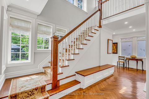 Photo 2 at 8 Wendigo Way, Swansea, Toronto