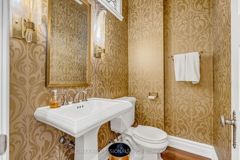 Photo 13 at 8 Wendigo Way, Swansea, Toronto