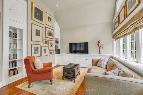 Photo 17 at 8 Wendigo Way, Swansea, Toronto