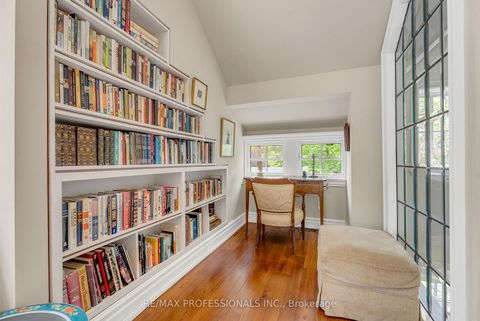 Photo 18 at 8 Wendigo Way, Swansea, Toronto