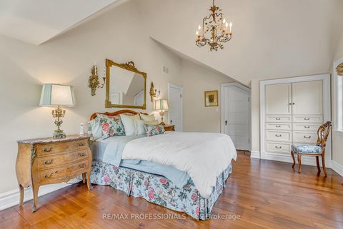 Photo 19 at 8 Wendigo Way, Swansea, Toronto