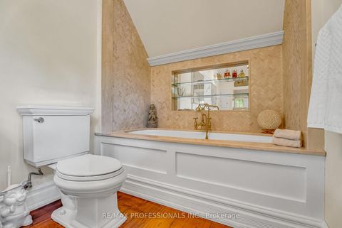 Photo 24 at 8 Wendigo Way, Swansea, Toronto
