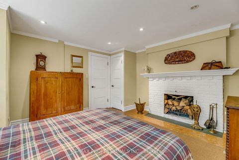 Photo 27 at 8 Wendigo Way, Swansea, Toronto